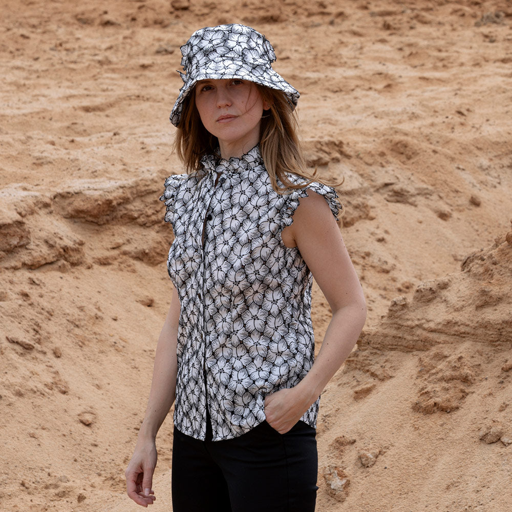 Liapure Atelier - Sleevless Flower Blouse